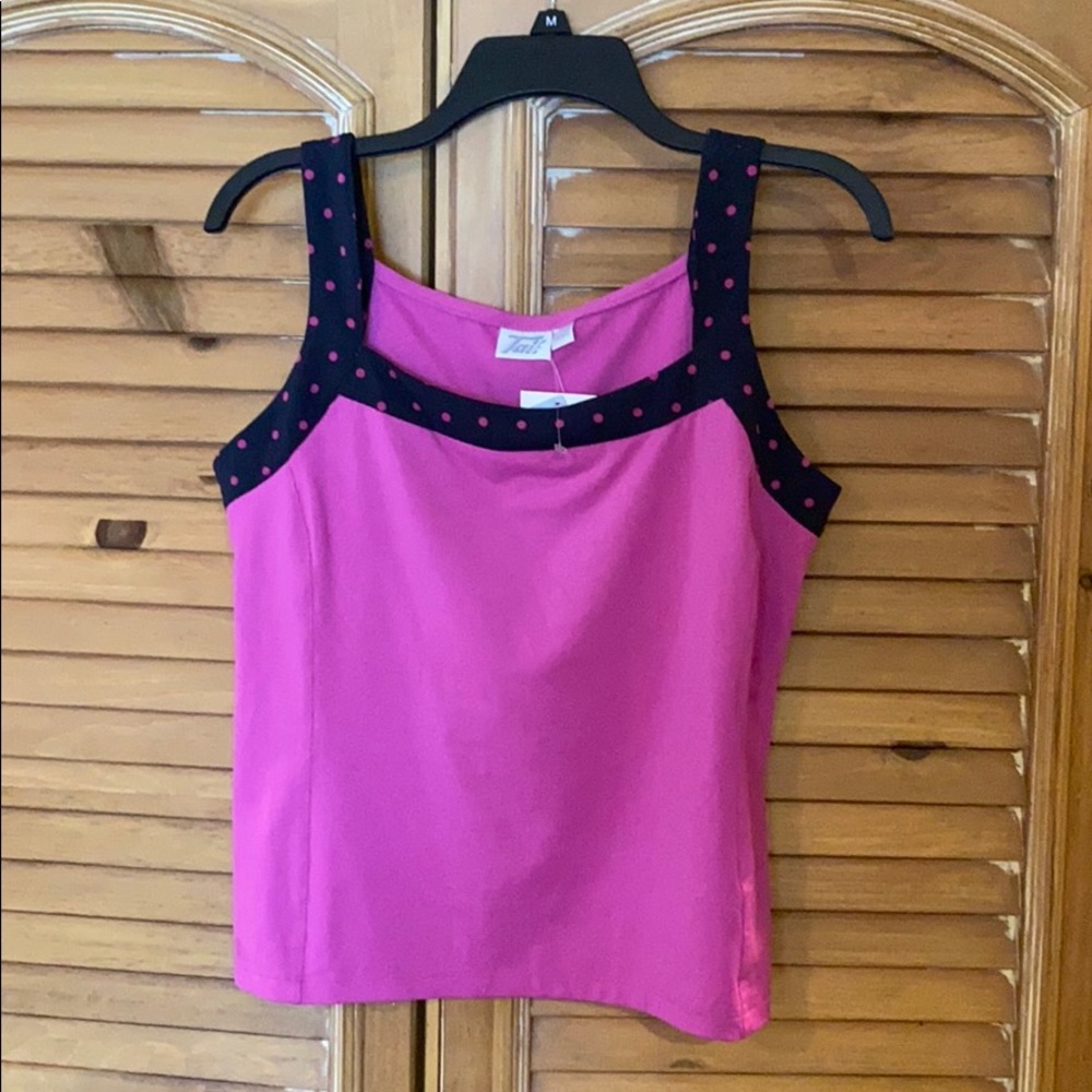 NWT Tail tennis top sz L fuchsia / Navy tank